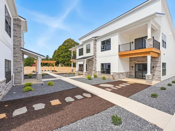 1030 S Wayne St Unit 102