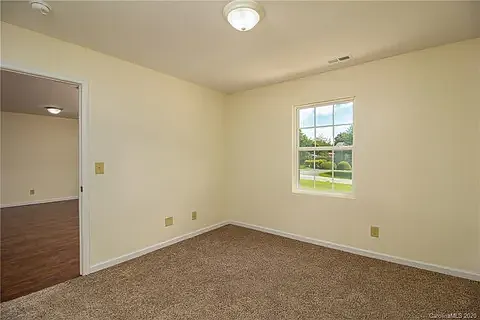 40 Eddie Dr — Photo 8