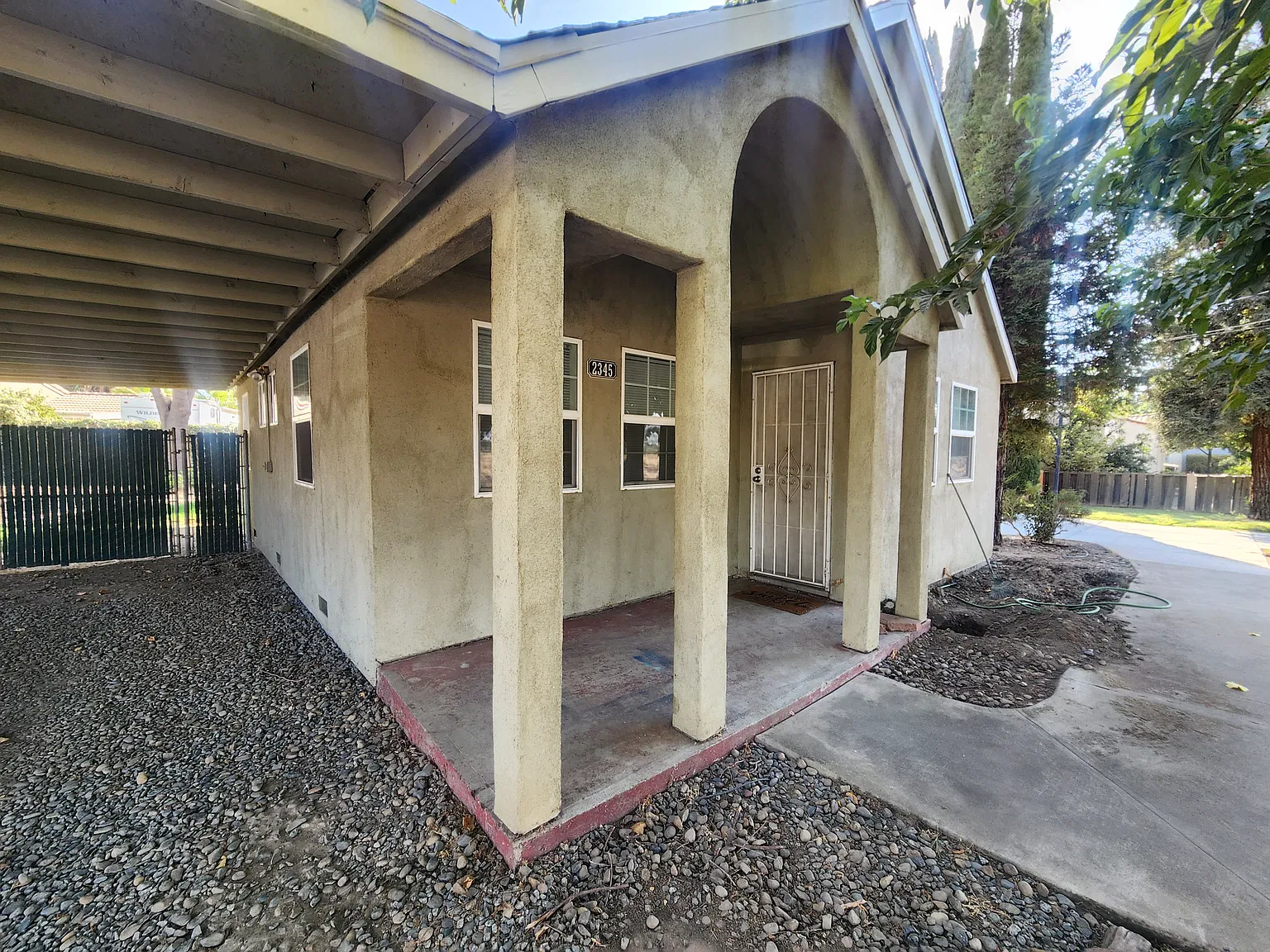 2345 E Goshen Ave — Photo 2