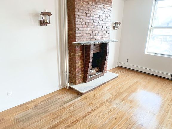 5th image of 2044 42nd St APT 2R
