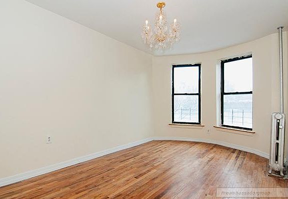 5th image of 483 Park Pl APT 2R