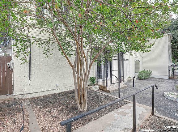 3rd image of 2923 S Presa St
