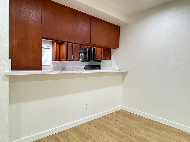 15114 Sherman Way #212 — Photo 9