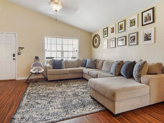 3rd image of 2624 Avondale Ct
