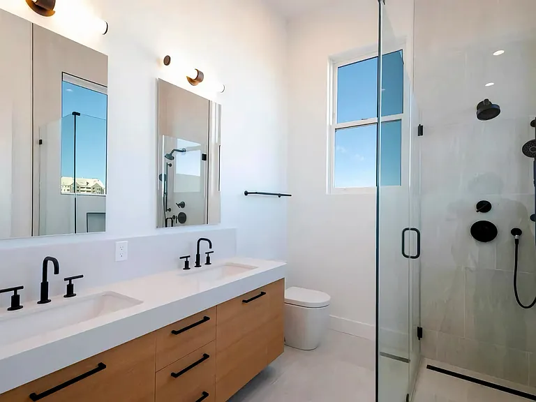 1502 Golden Gate Ave — Photo 32