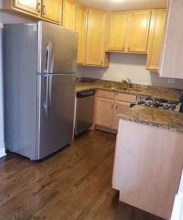 5th image of 1015 N Campbell Ave #G