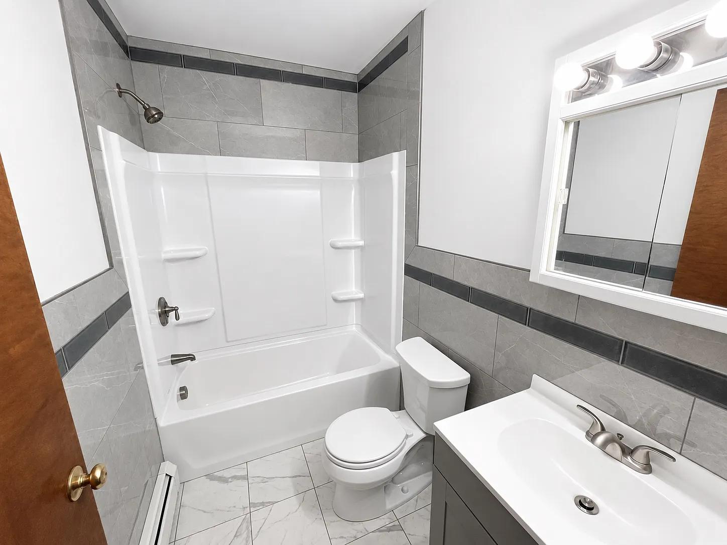 2 bed, 864 sqft, $2,350 — Photo 4