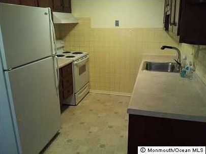 3rd image of 653A Plymouth Dr