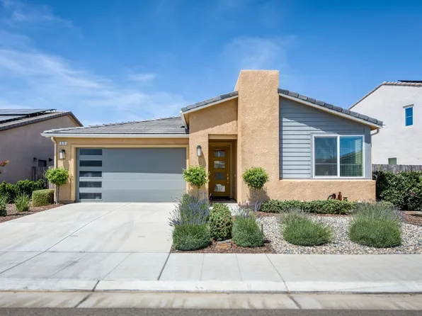 979 Spring St W, Madera, CA 93636