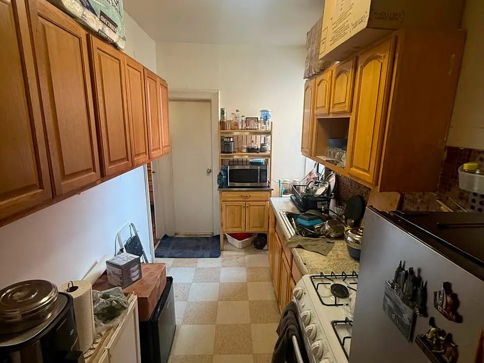 149 Zabriskie St #25