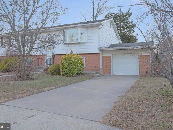 201 Ashton Dr, Gibbstown, NJ 08027