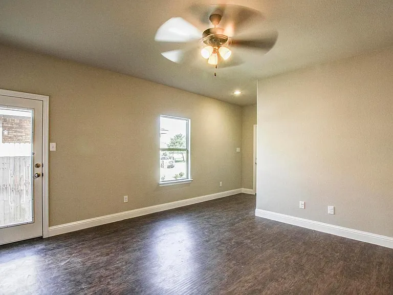 424 Canvas Ct — Photo 10