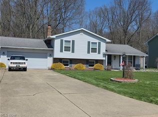 674 Angiline Dr, Youngstown, OH