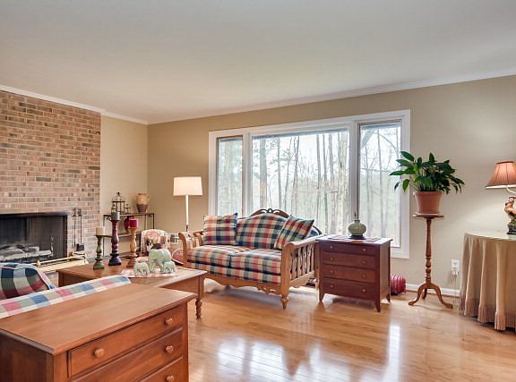 5th image of 4356 Deerwood Ln W