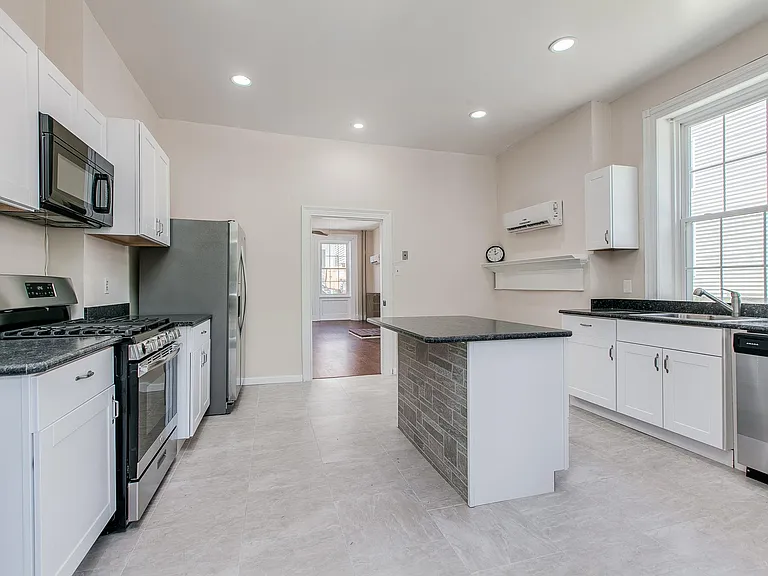 308 W Main St #M — Photo 17