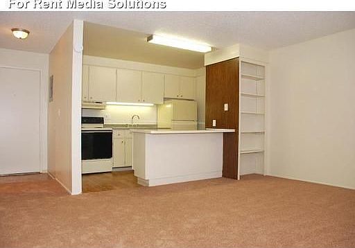 2nd image of 1420 30th St SE APT 7
