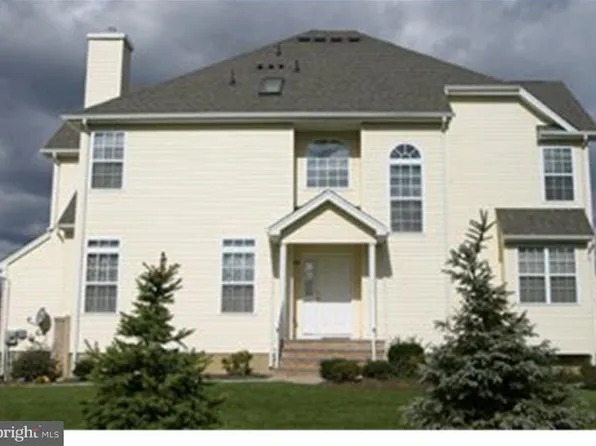 19 Wordsworth Ct, East Windsor, NJ 08520
