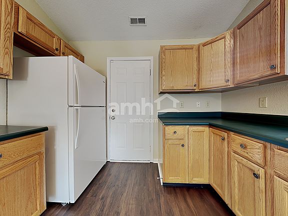 4th image of 5521 Bracken Cir