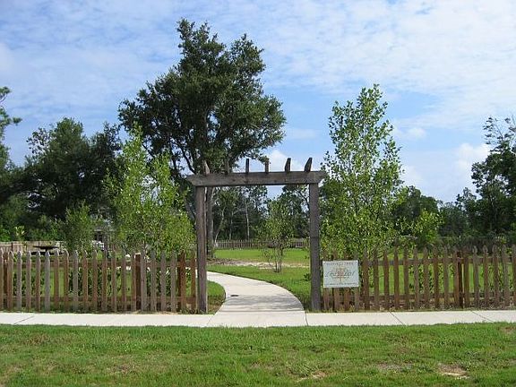 Leeward Estate, a coastal community off Gulf Beach Highway in Pensacola