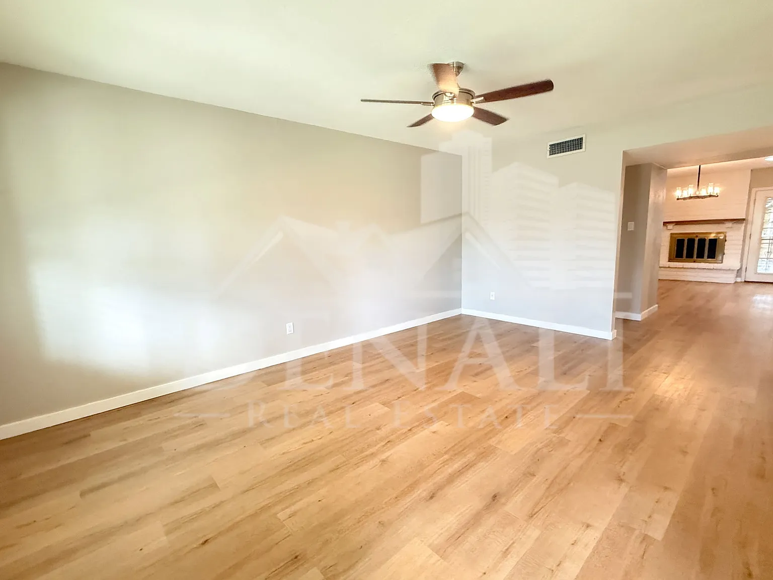 3 bed, 2.0 bath, 1352 sqft, $2,695 — Photo 2