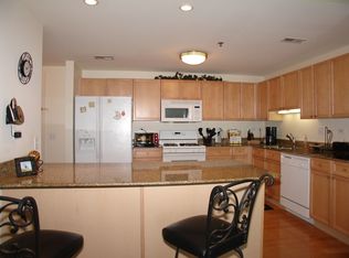865 E 22nd St APT 104, Lombard, IL