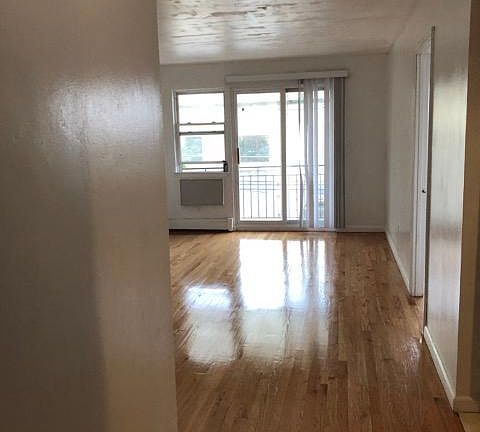 3rd image of 11041 15th Ave #3