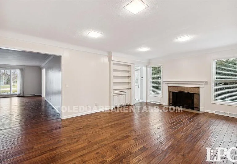 3835 Hillandale Rd E — Photo 14