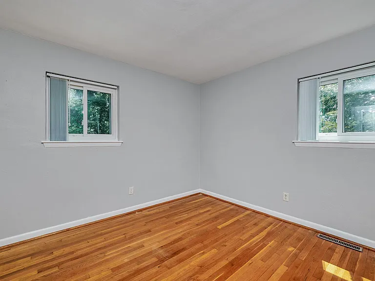 824 Morgan Trl — Photo 18