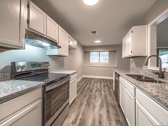 2nd image of 5722 LARKMEADOW DR