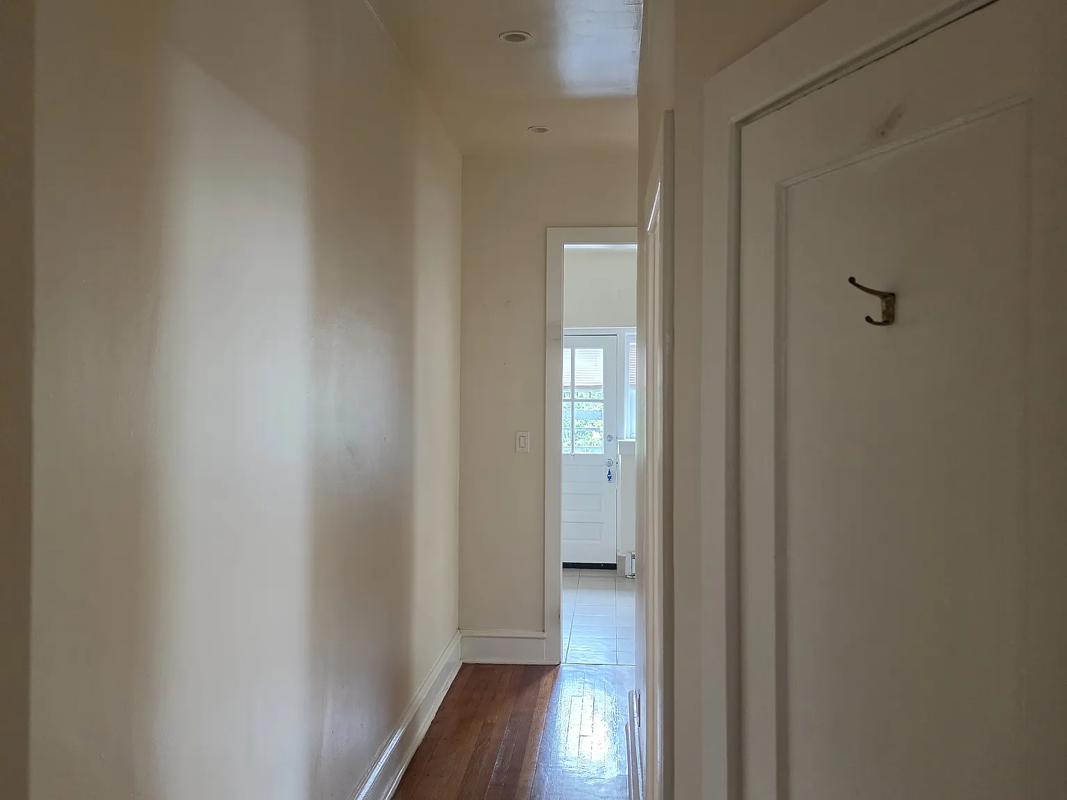 2 bed, 1000 sqft, $1,795 — Photo 3
