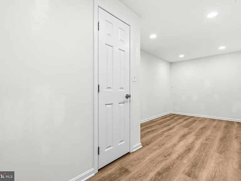 8931 Park Forest Dr — Photo 29