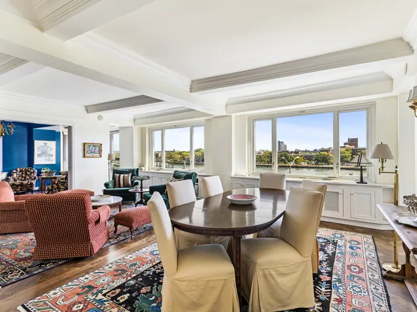 33 East End Avenue image 2 of 10