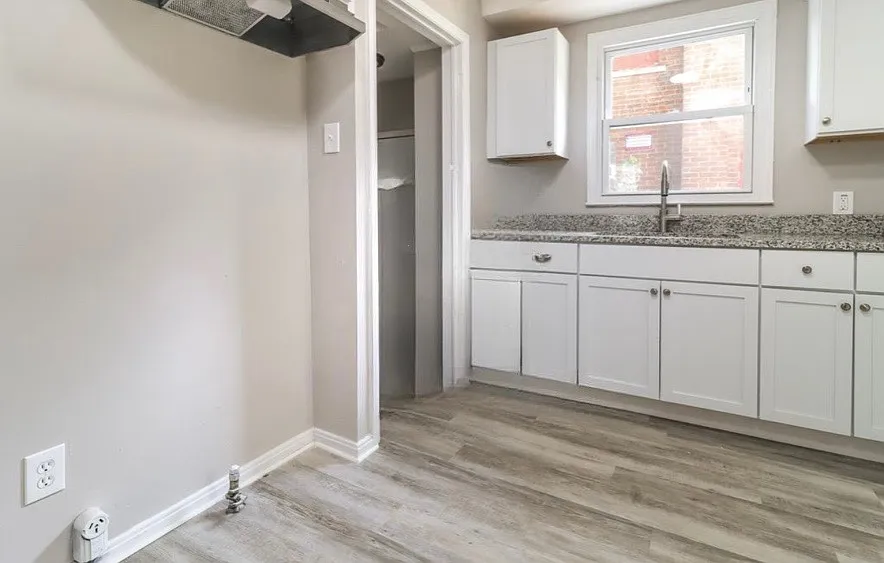 3 bed, 1050 sqft, $1,097 — Photo 3