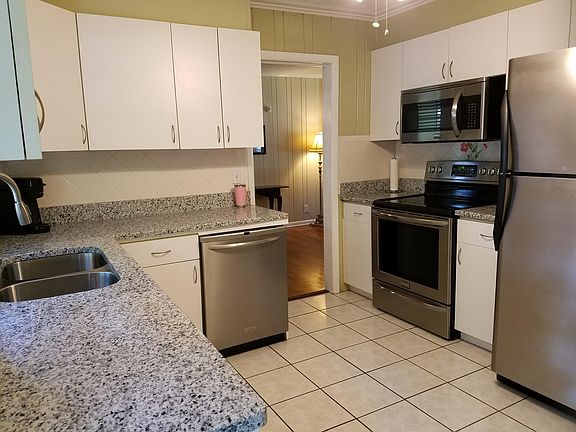 5th image of 2958 Dogwood St
