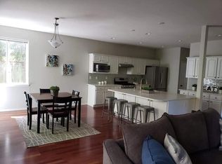 34 SW 106th Pl, Portland, OR 97225