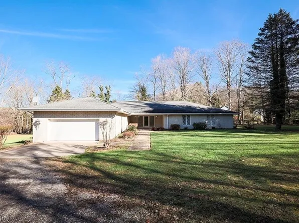 103 Jonathan St, Chester, WV 26034