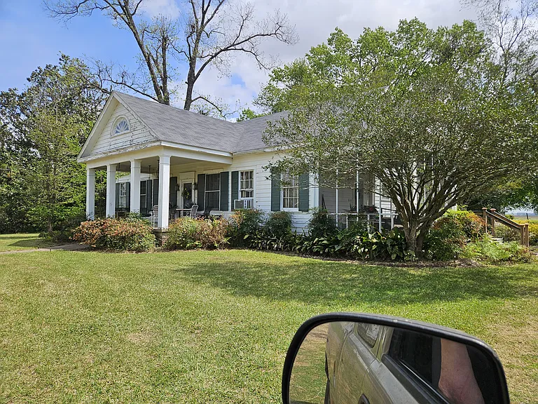 416 Dogwood Dr — Photo 1