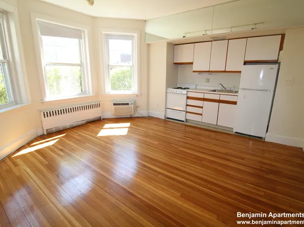 35 Lancaster Ter, Brookline, MA