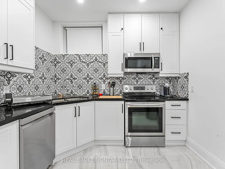 330 Maple Ave #BASEMENT — Photo 12