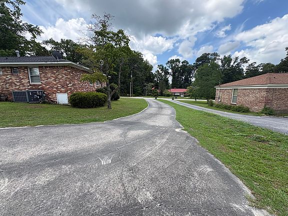 3rd image of 2079 Pinebrook St