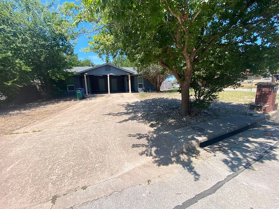 3411 Lynridge Dr