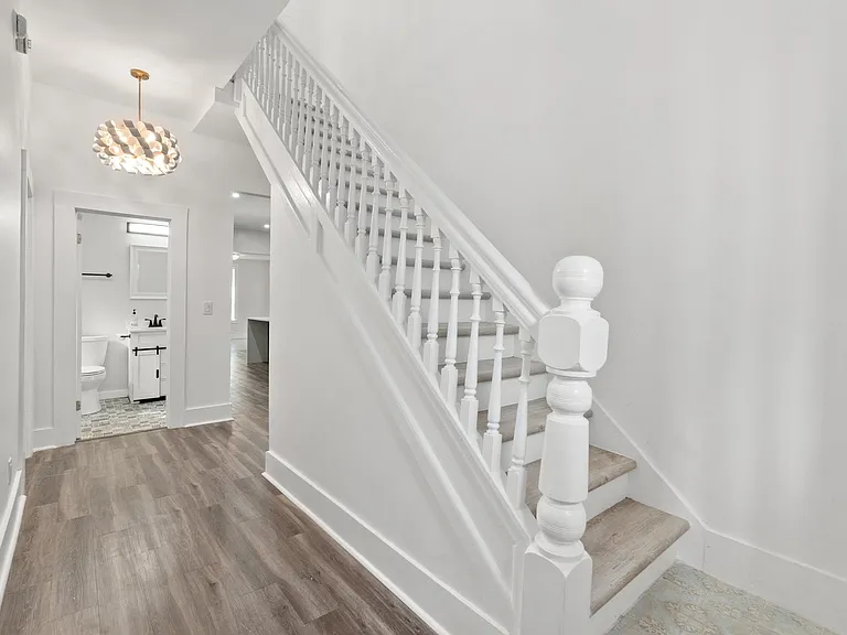 348 Charlotte St — Photo 13
