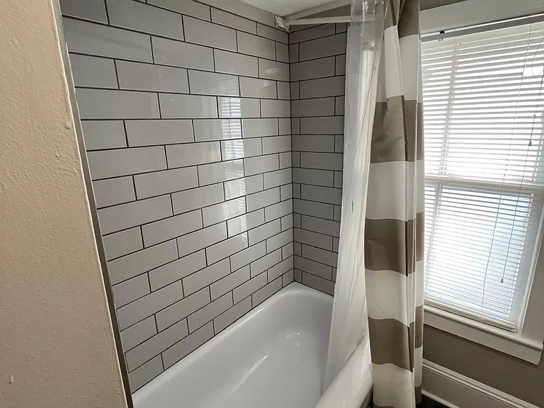 1701 Washington Ave #B — Photo 22