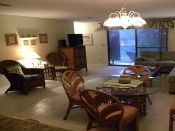 Living area, FURNITURE NOT INCLUDED