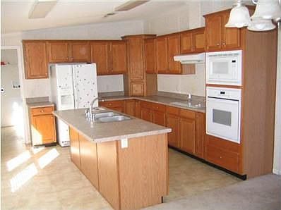 3rd image of 415 Talquin Resorts Dr