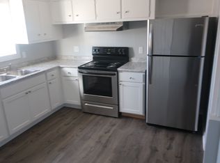 142 Bolling Dr, Bangor, ME 04401