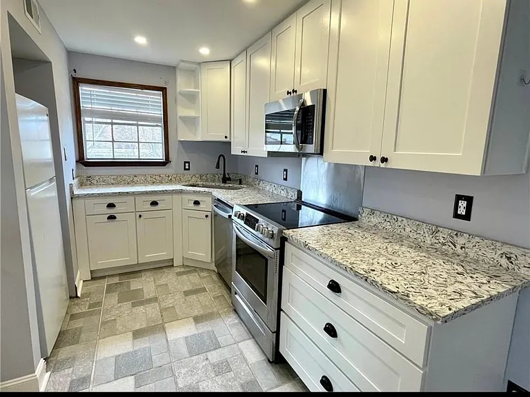 2915 Upperline St #C — Photo 3