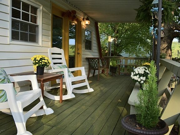 3rd image of 5606 Lakeshore Dr