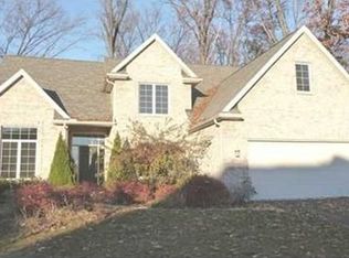 8754 Cedar Bend Rd, Sylvania, OH 43560