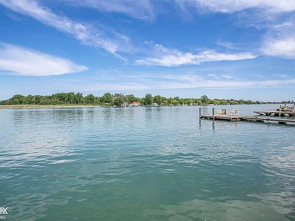 4th image of 4160 Middle Channel Dr